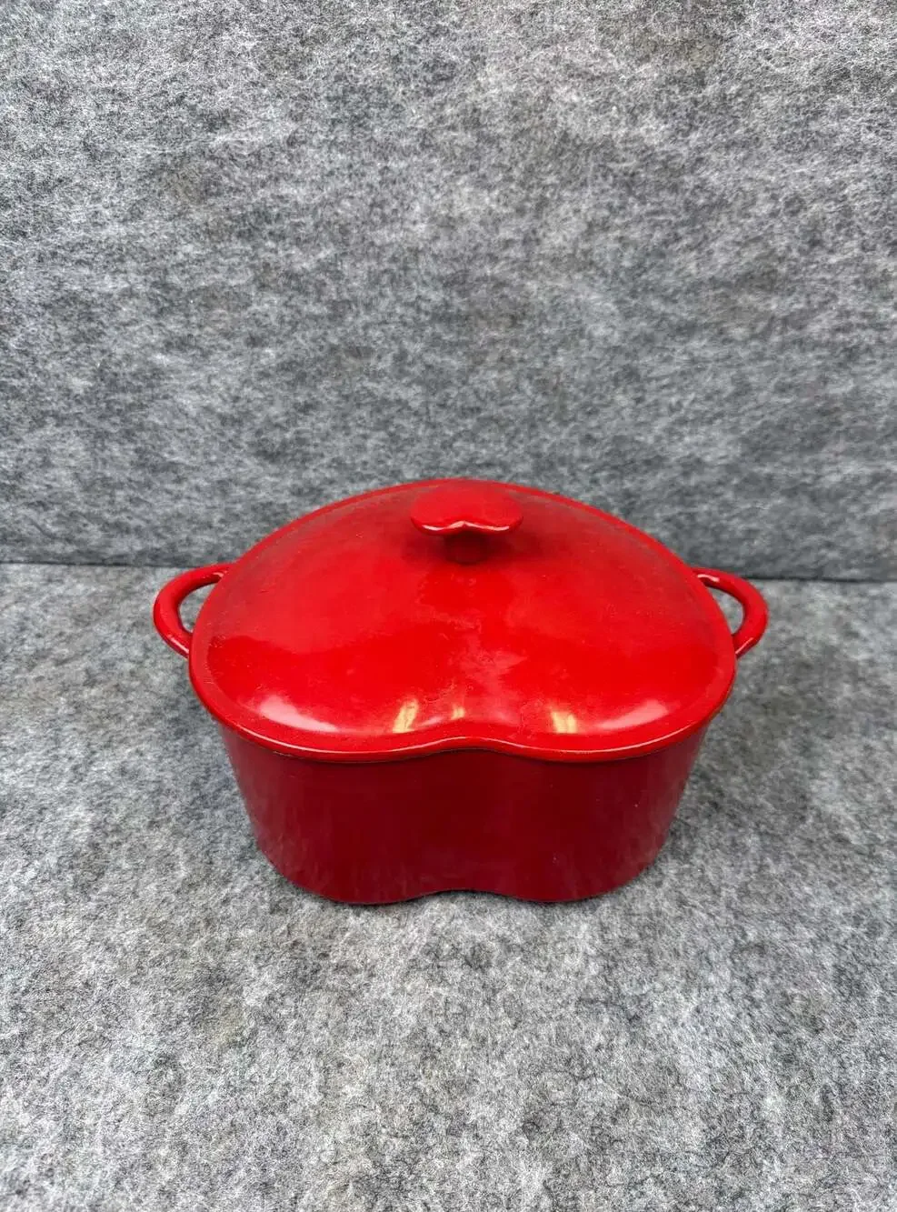 VTG Well Equipped Kitchen Red Heart Cast Iron Enameled Dutch Oven Pot W Lid BH